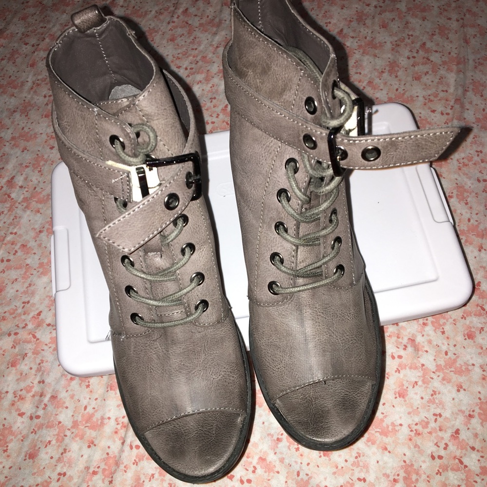 👢Boohoo Women's Open Toe bootie👢